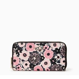 Kate Spade Staci Large Continental Wallet
Pink Multi